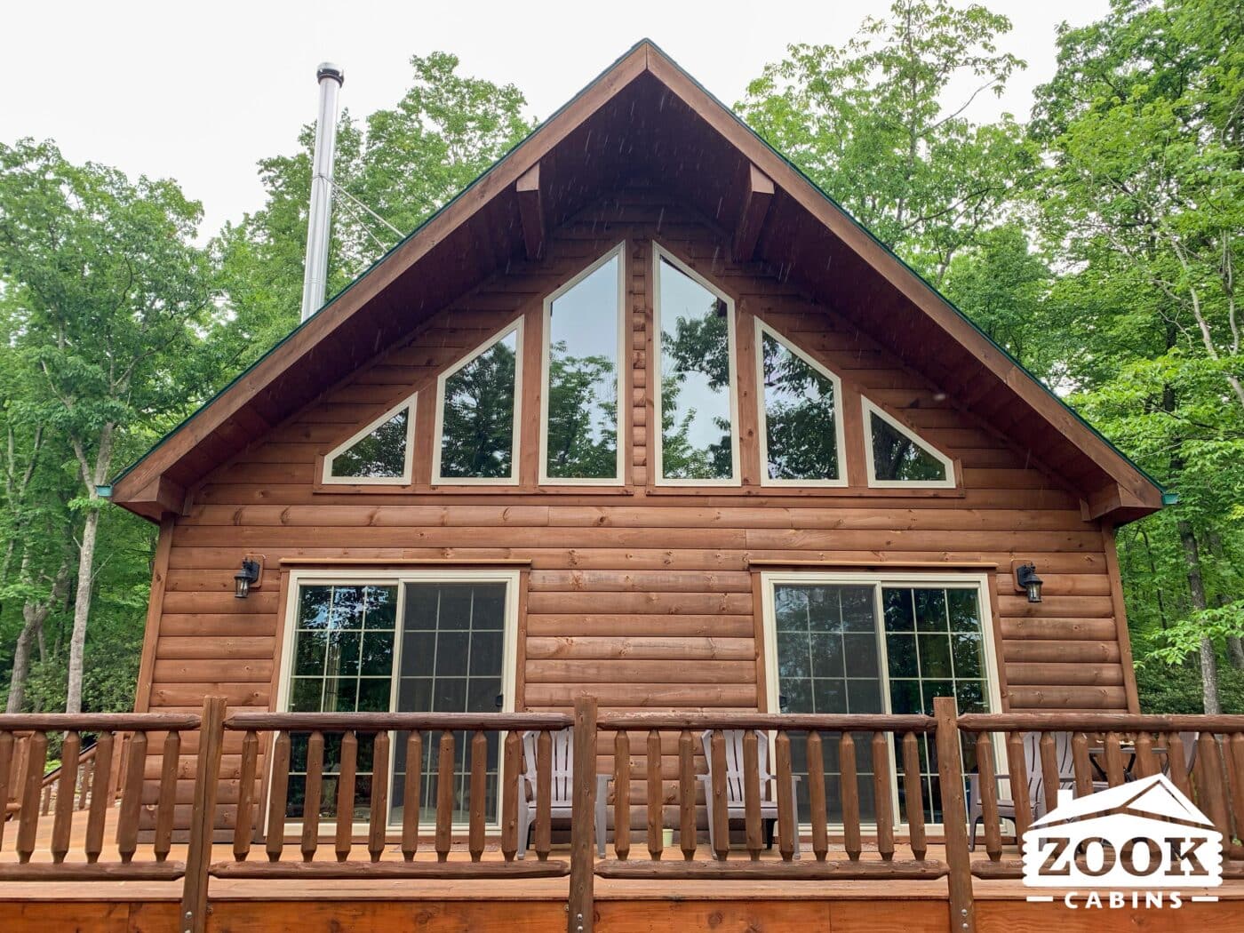 Chalet Cabin with Vista Glass and a Deck