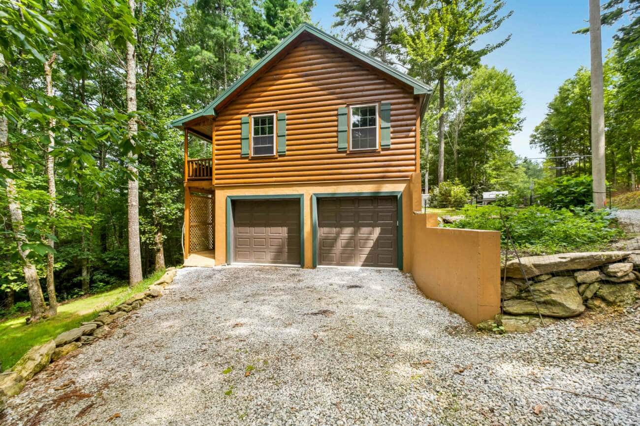 Log Home with garage in Cullowhee NC