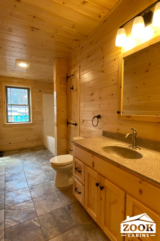 Full bathroom Frontier log cabin in petersburg wv