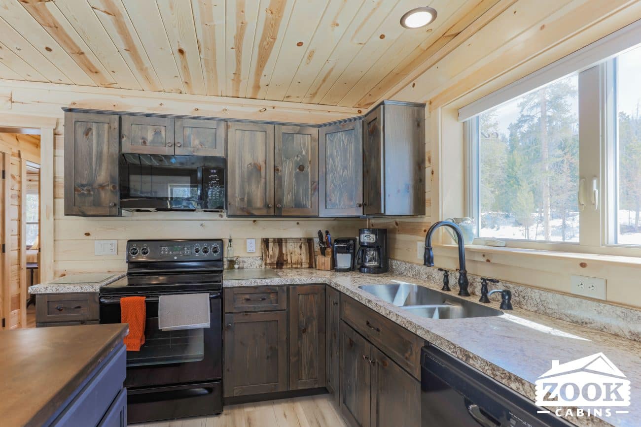 Glacier Log Home in Grand Lake CO kitchen