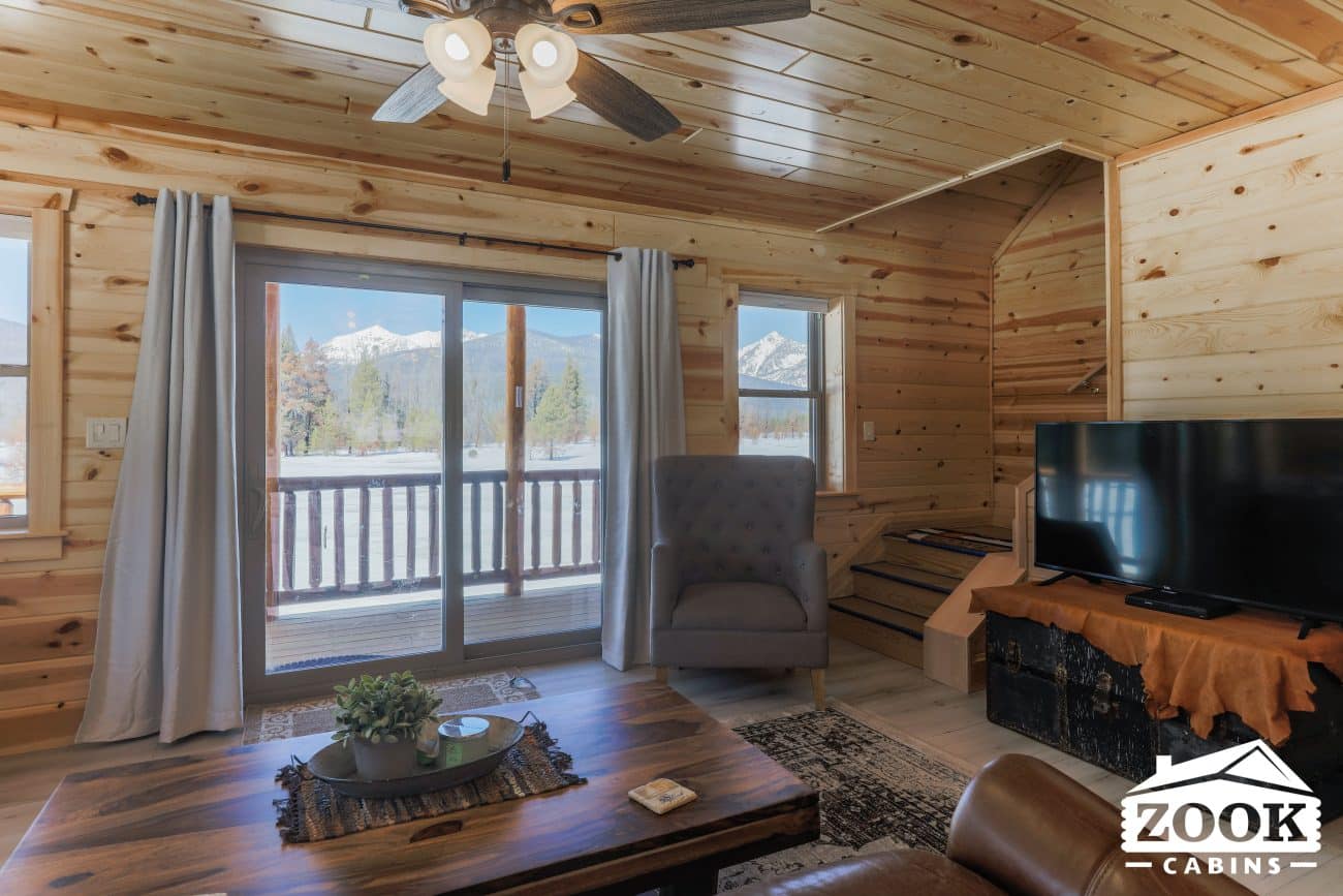 Glacier Log Home in Grand Lake CO living area