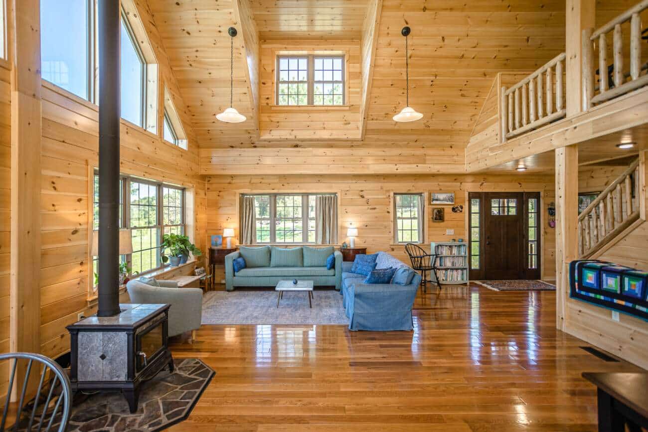 Living area in Log Home in Middlebrook VA
