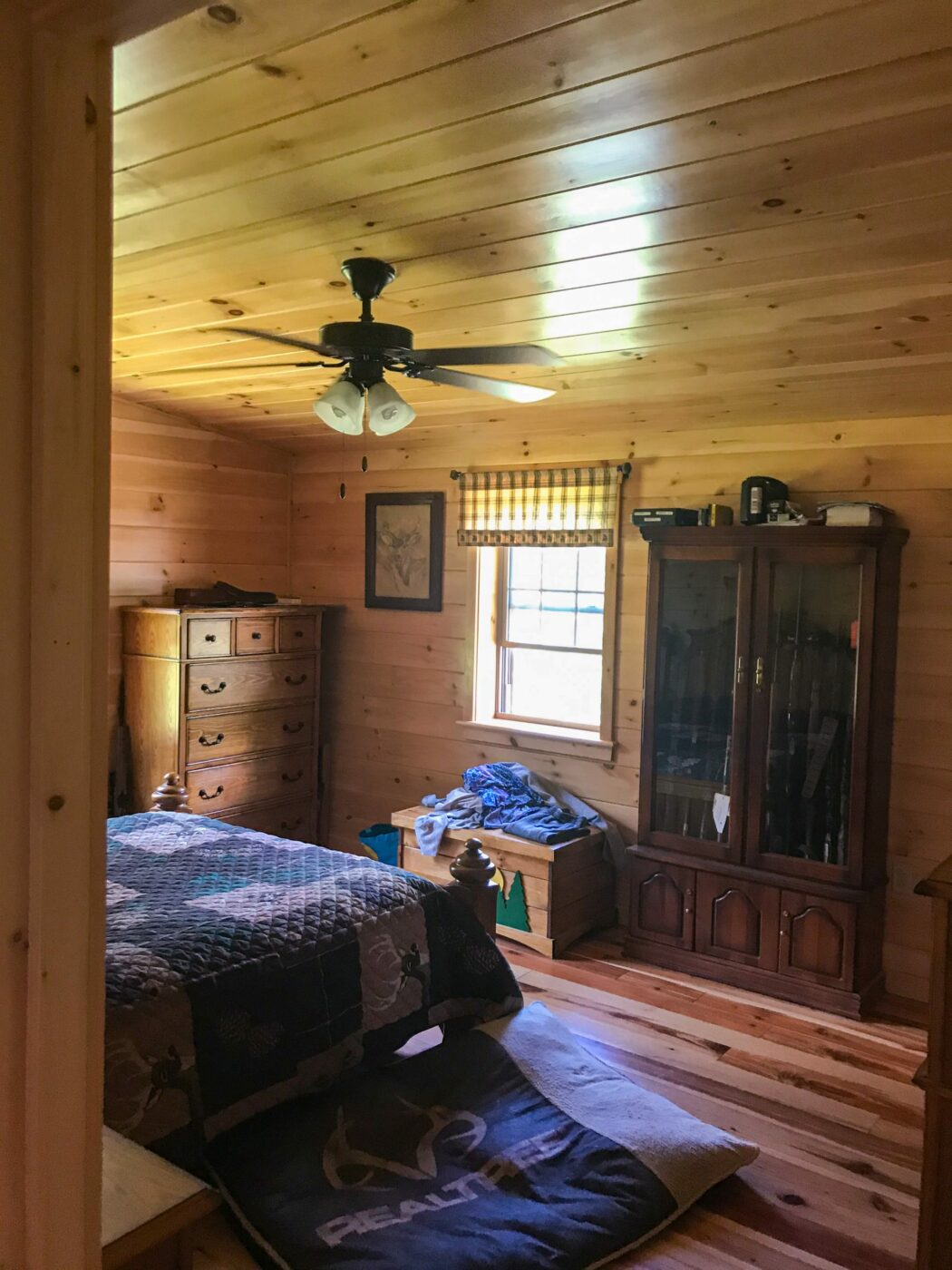 bedroom in cabin in coudersport pa