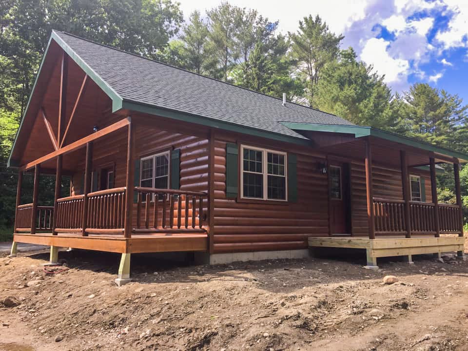 New Settler Log Cabin in Massachusetts