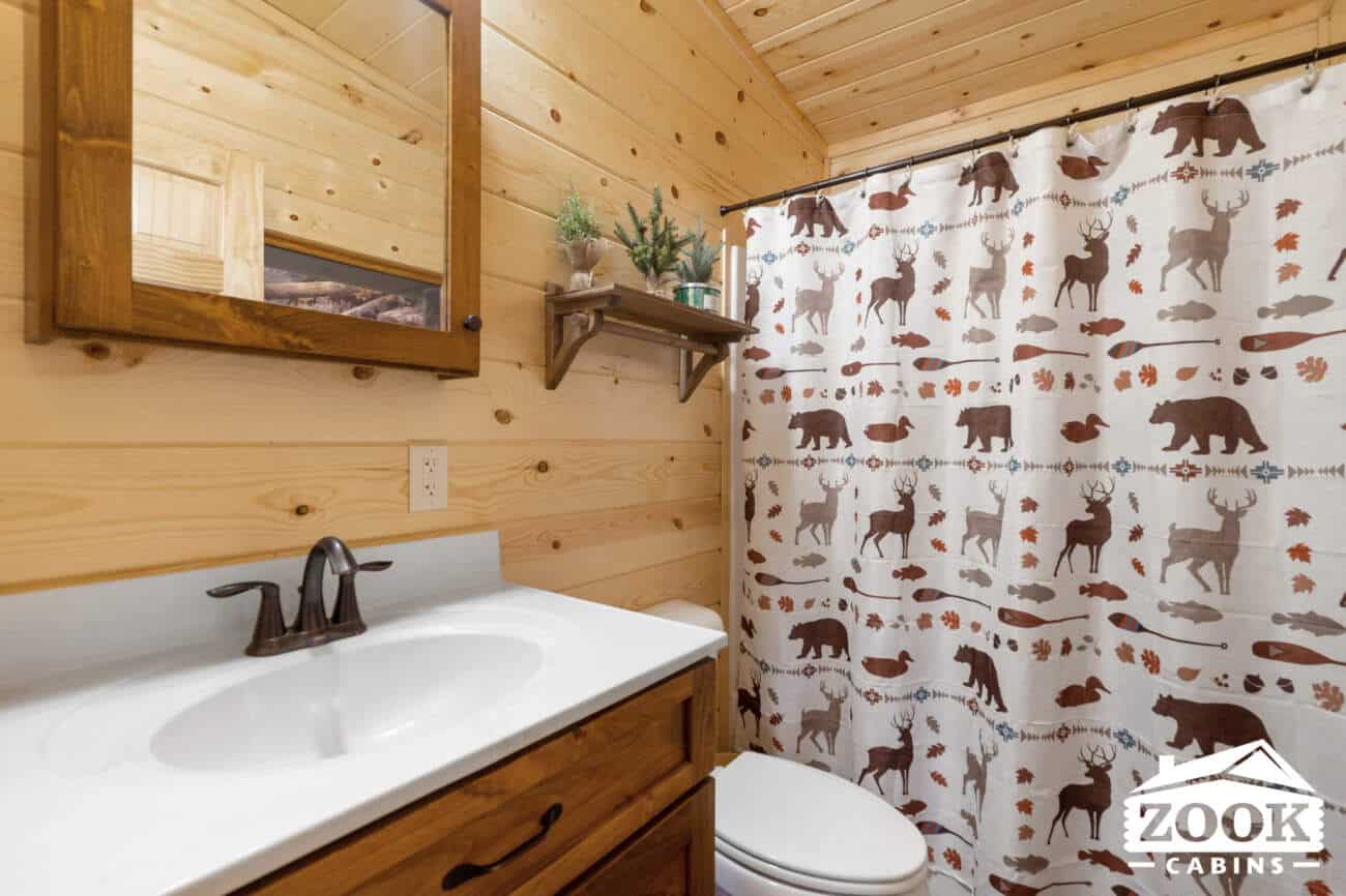 Main bathroom in Sunset Ridge Log Cabin in Loveland CO