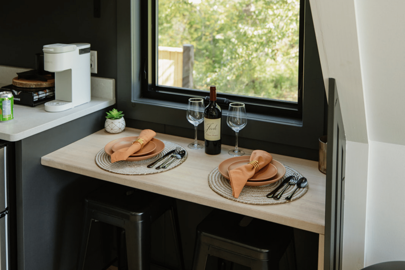 dining in A frame parkmodel homes for rent in Logan Ohio