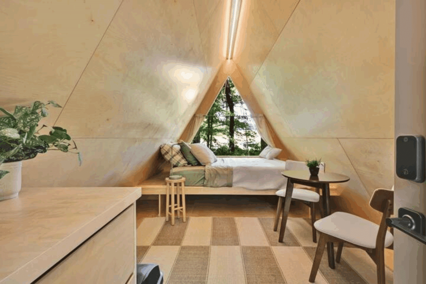 full view of Vista glamping pod in Atglen pa built and designed by Zook Cabins