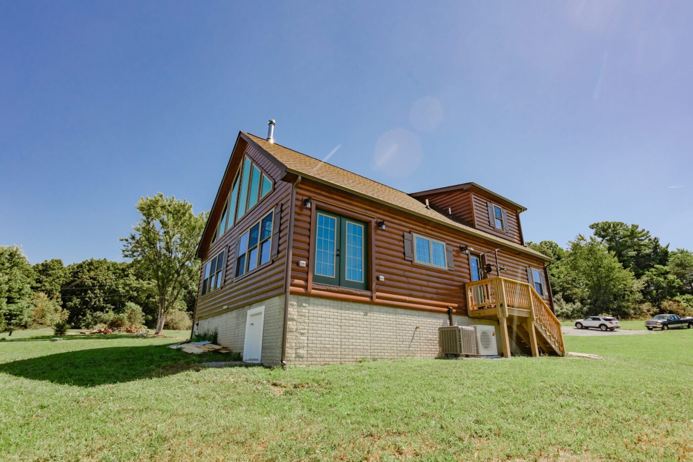 chalet log cabin in Wyoming