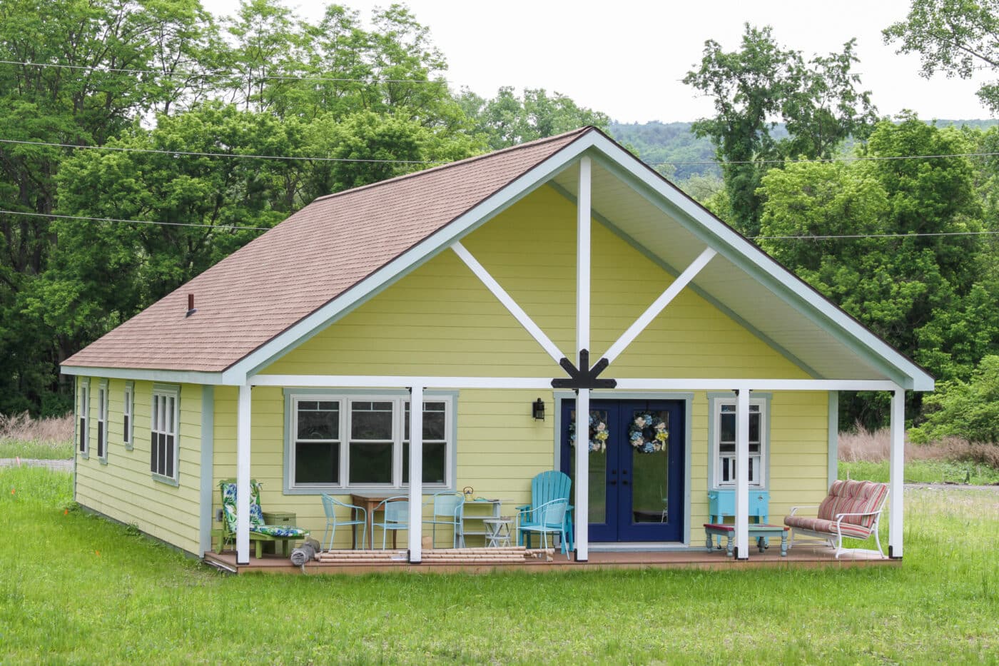 Modern Cabin Home in West Viginia Porch