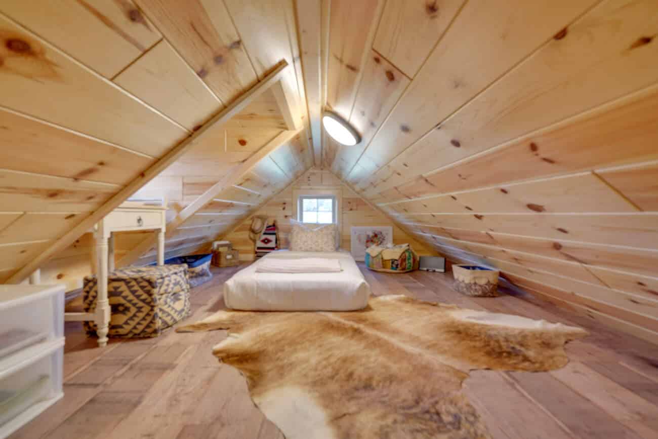 Modern cabin interior log home