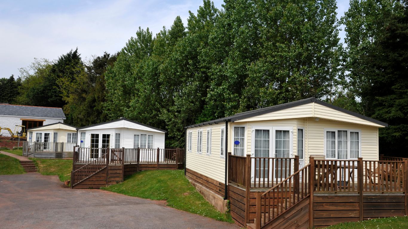 what is the difference between a mobile home and park model