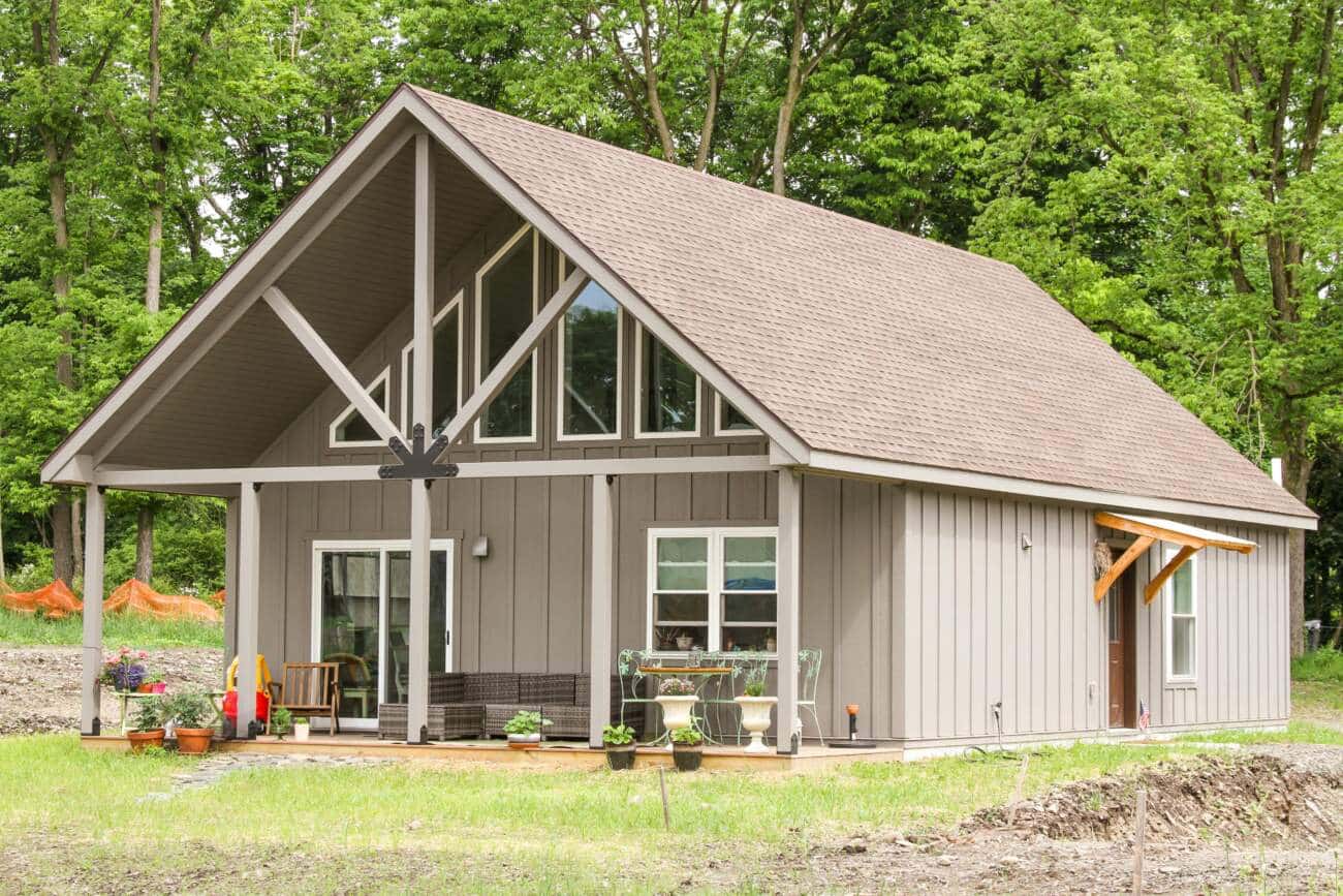 The tarn modern hunting cabin