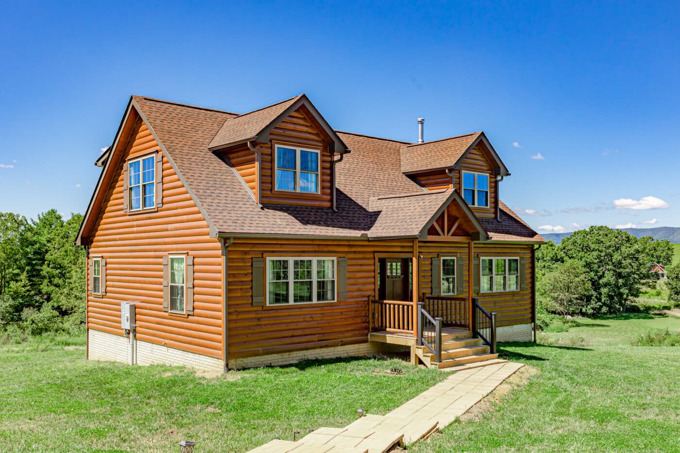 a prefab log cabin model for sale in North Carolina built by log cabin builders