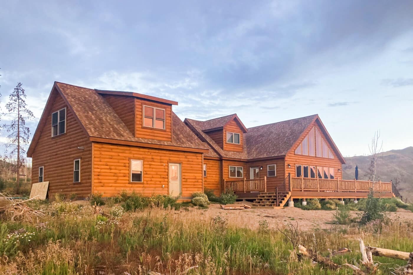 a log cabin style for sale in Wyoming