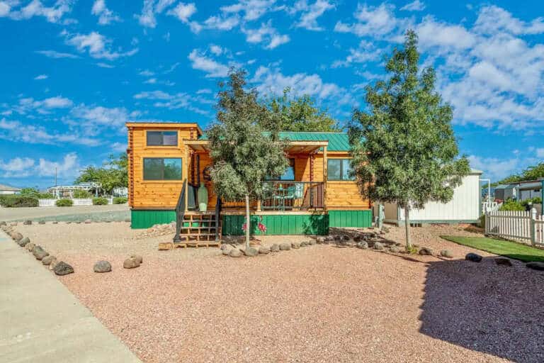Log Stack Park Model Home Airbnb in Hurricane Utah